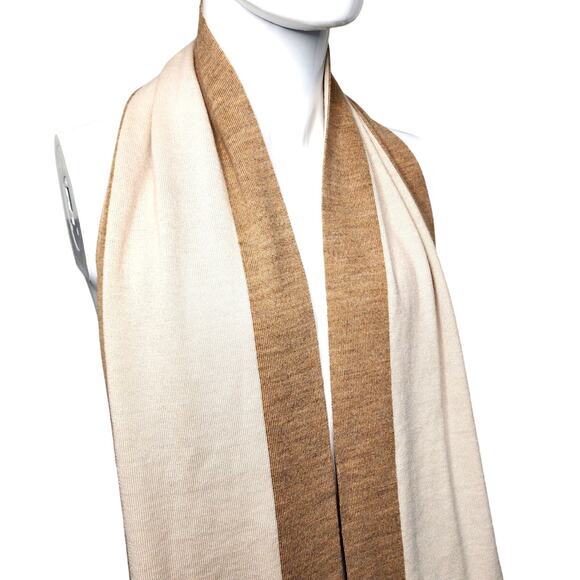 GUCCI Cashmere and Wool Scarf with Interlocking GG logo 84" - Picture 13 of 14